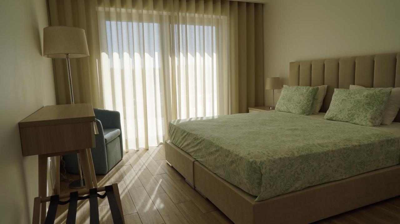 Lago Azul Villas เฟร์เรย์รา โด เซเซเร ภายนอก รูปภาพ