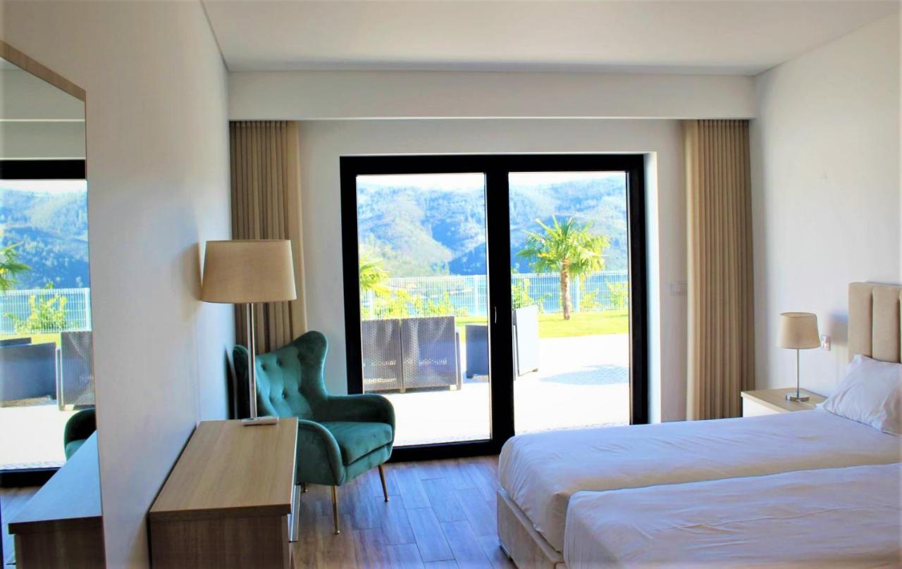 Lago Azul Villas เฟร์เรย์รา โด เซเซเร ภายนอก รูปภาพ